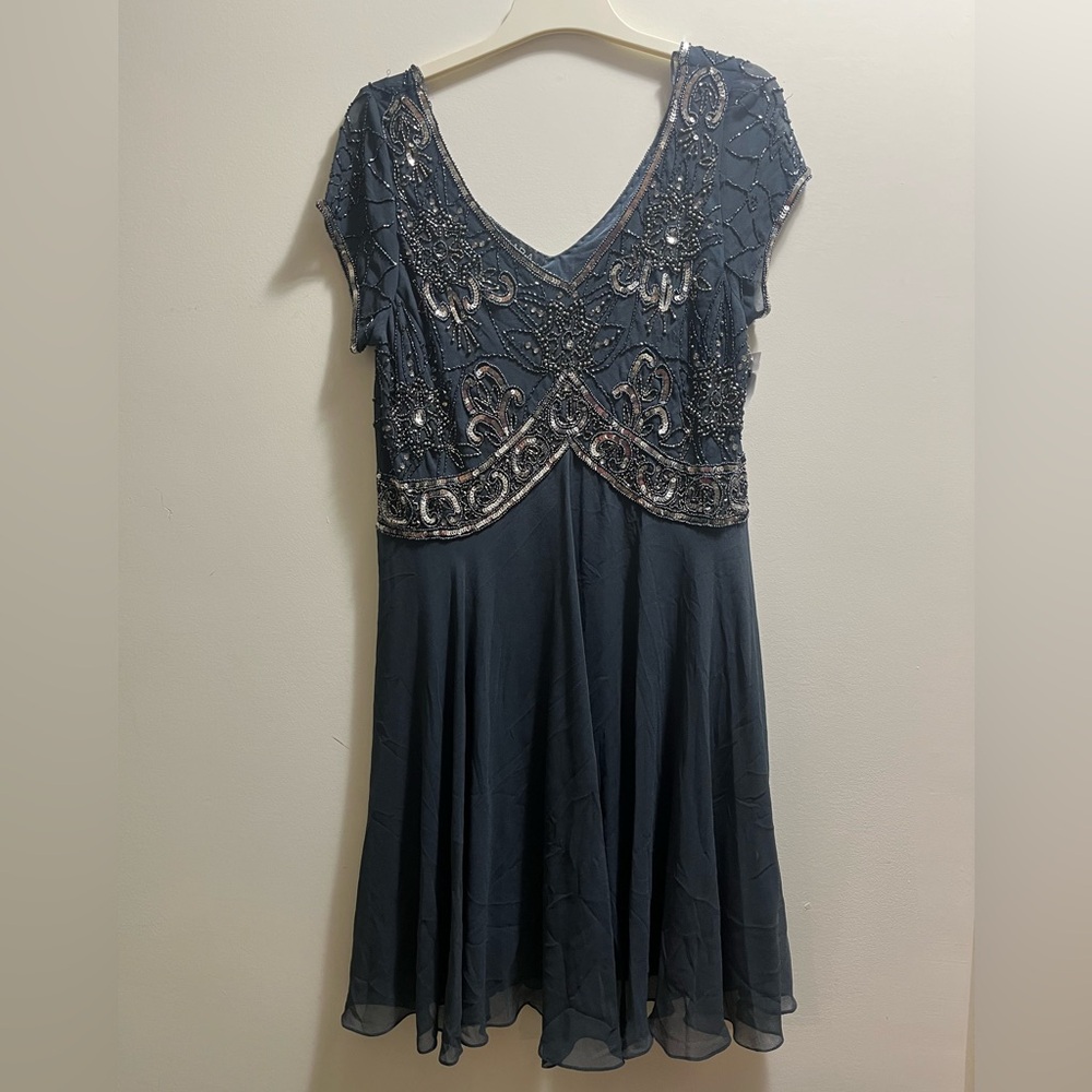 J Kara Women's Cap Sleeve V-Neck Beaded Dress sz 16